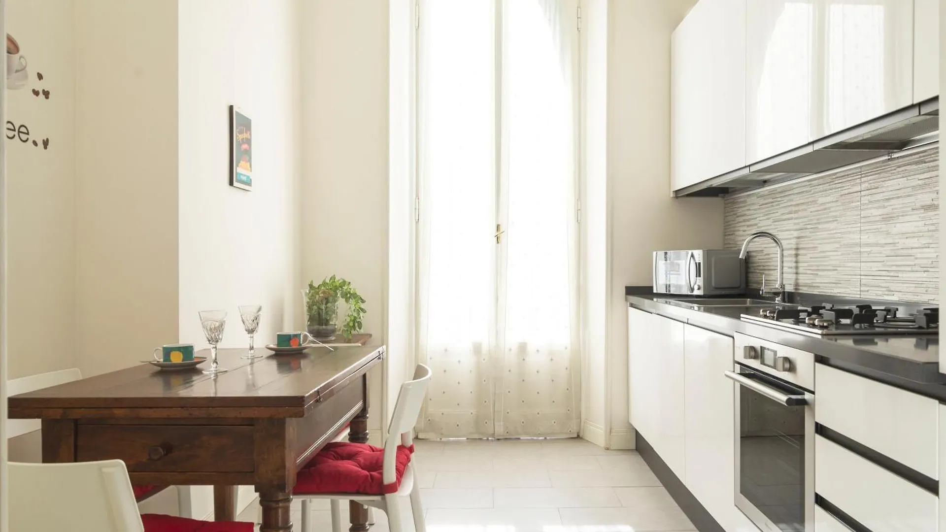 Milano Navigli Harmony Flat, Beautiful & Bright Apartment, 3 Bdr Italie